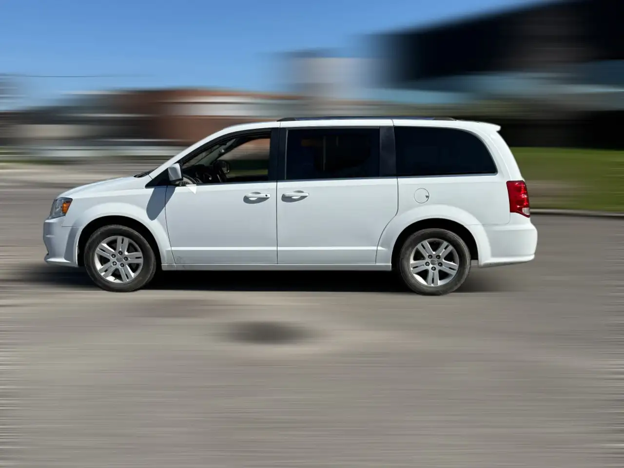 Dodge Grand Caravan снимка Dodge Grand Caravan