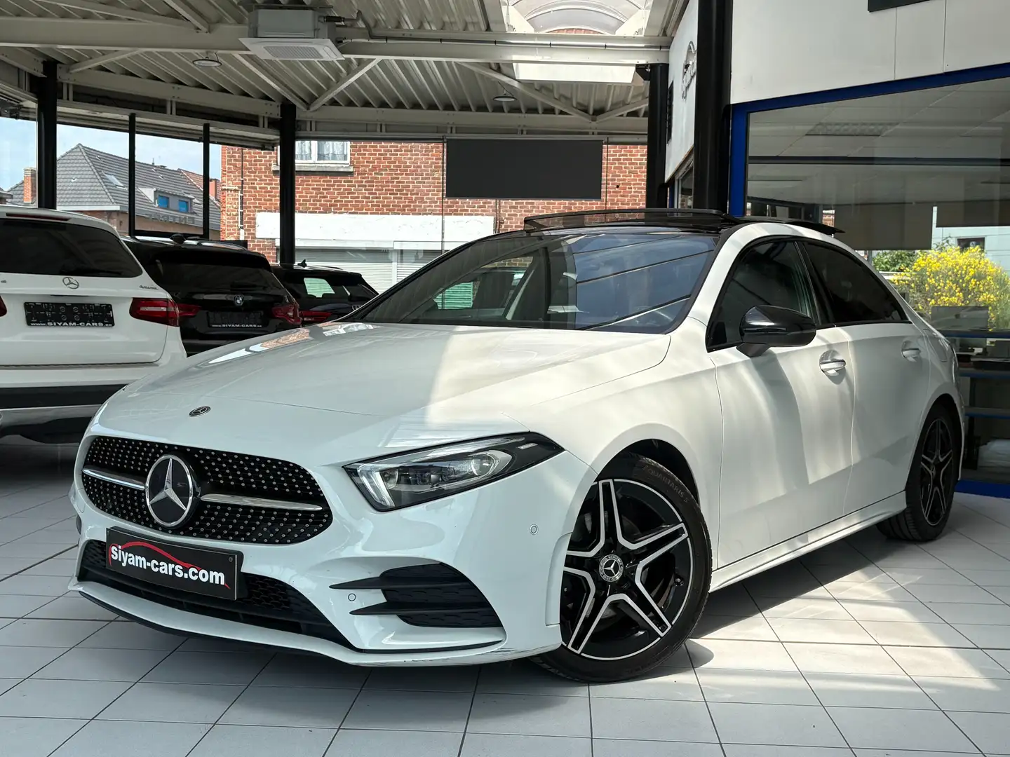 Mercedes-Benz A 180 d *AMG*MATRIX*TOIT*LED AMBI*CUIR*GPS*CAMERA* Wit - 1