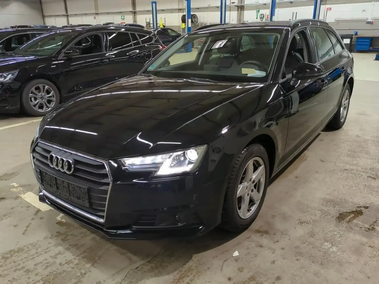 Audi A4 Avant 35 TDI  S-Tronic/NAVI/Sport-Sitze/PDC Schwarz - 2