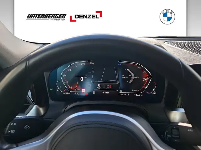 BMW 4 Series view 9