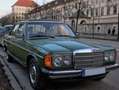 Mercedes-Benz 200 W123 Grün - thumbnail 1