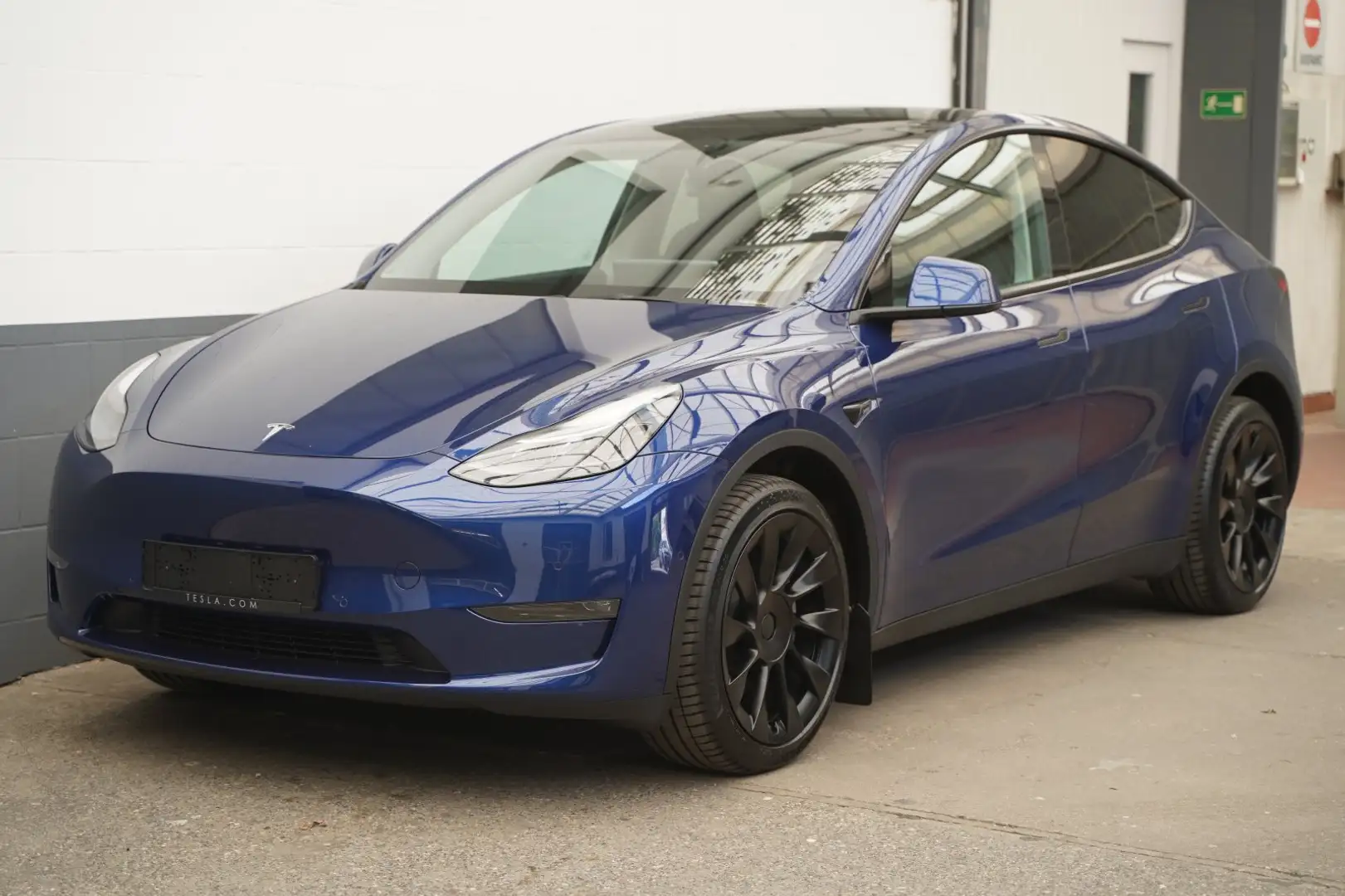 Tesla Model Y Long Range AWD *innen weiß*AHK*20-Zoll*Mwst.* Blau - 2