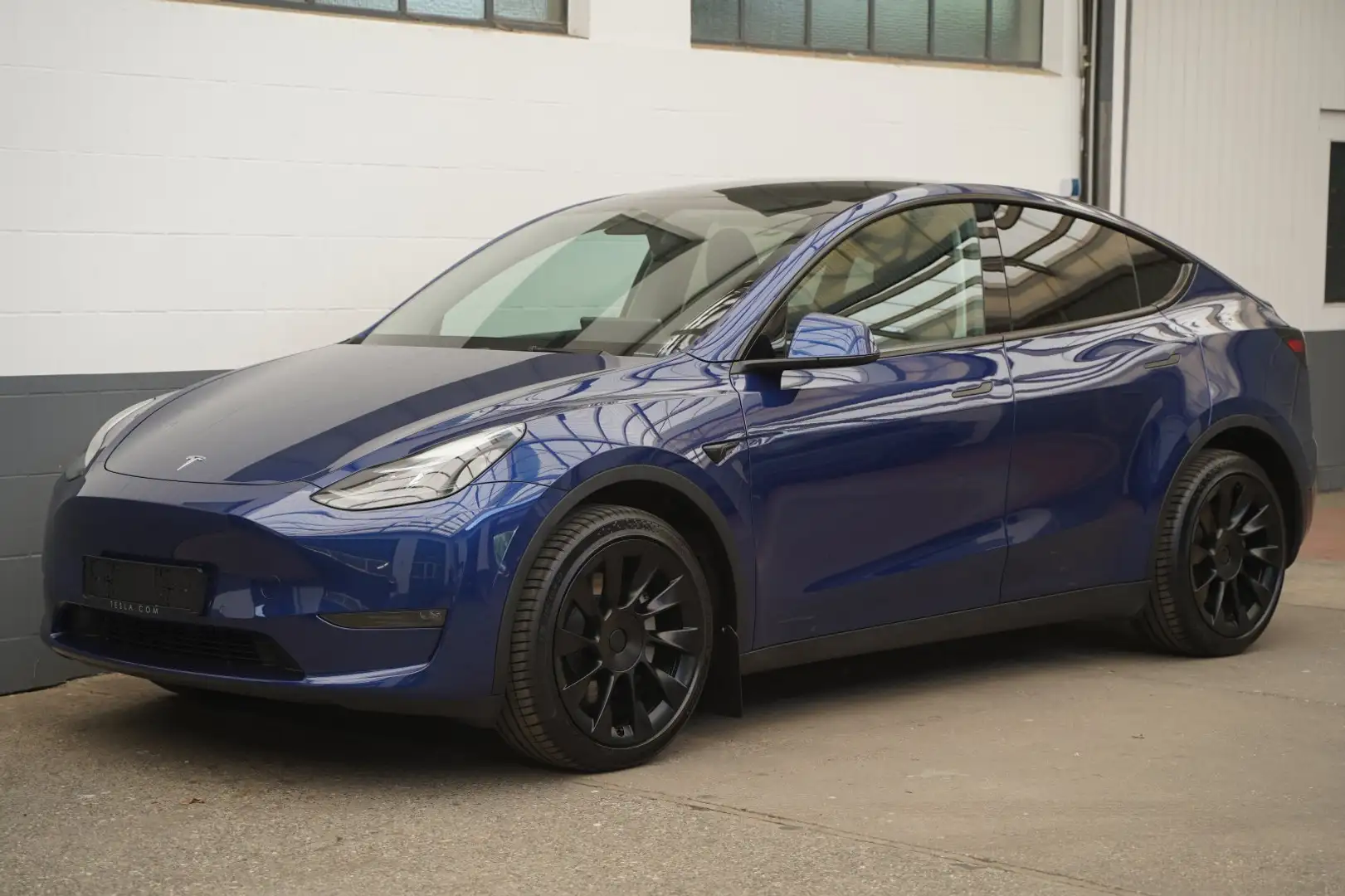 Tesla Model Y Long Range AWD *innen weiß*AHK*20-Zoll*Mwst.* Blau - 1