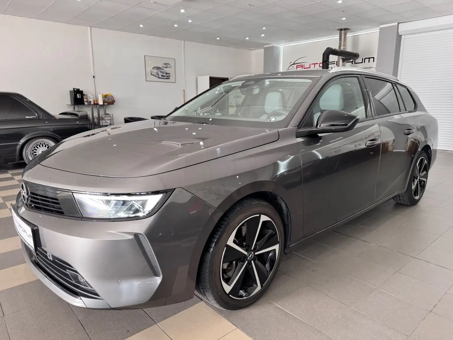 Opel Astra L Sports Tourer Business Elegance Grau - 2