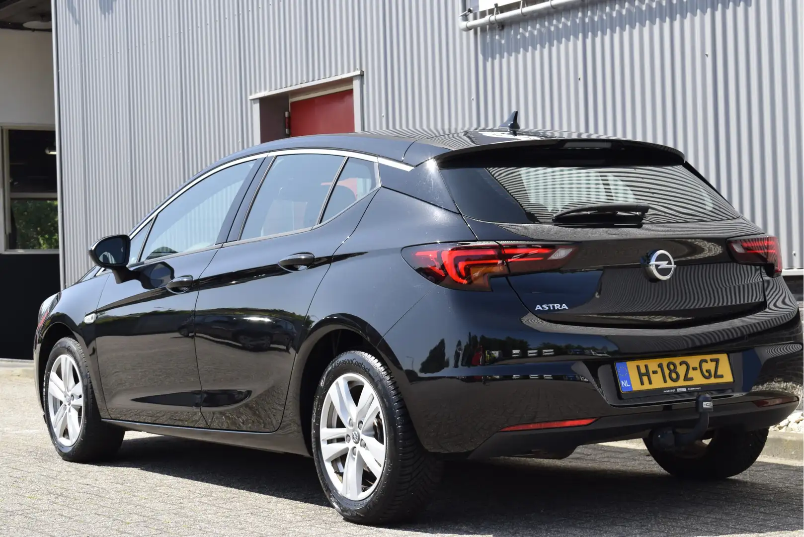 Opel Astra 1.4 Turbo 120 Jaar Edition 150PK, Adaptive cruise, Noir - 2