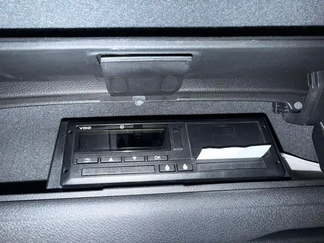 Mercedes-Benz Sprinter view 9