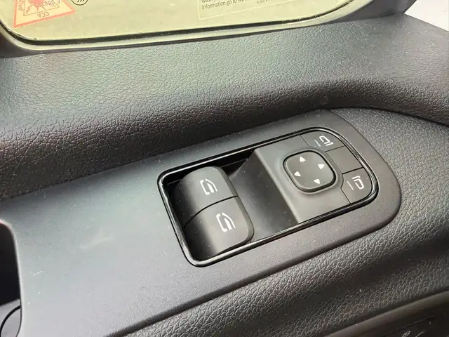 Mercedes-Benz Sprinter view 15
