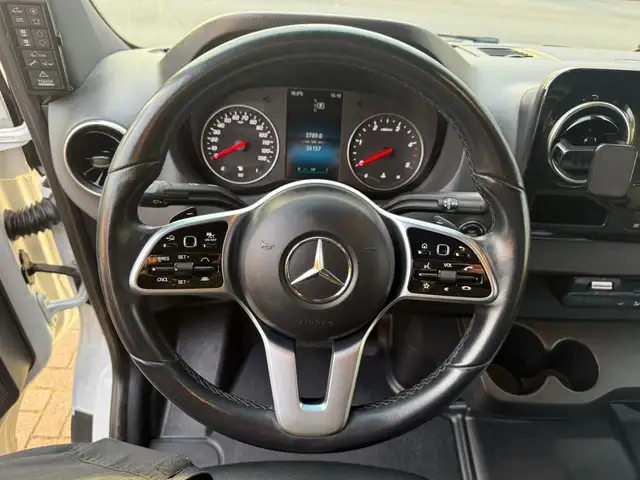 Mercedes-Benz Sprinter view 10
