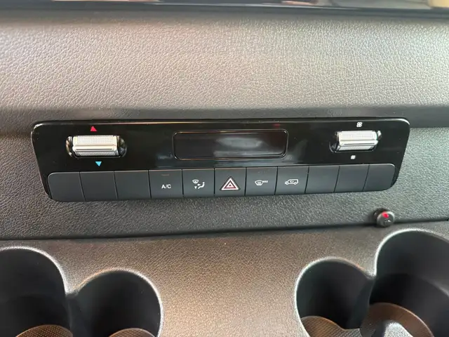 Mercedes-Benz Sprinter view 24