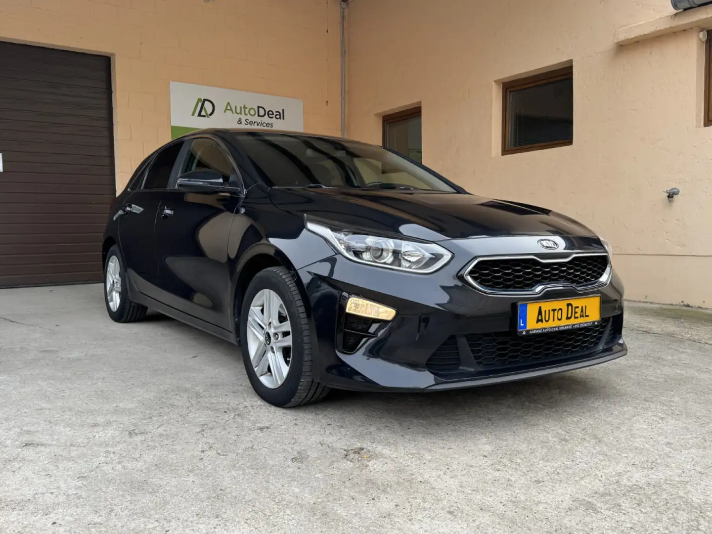 Kia Ceed / cee'd 1.6 CRDI MORE Negru - 1