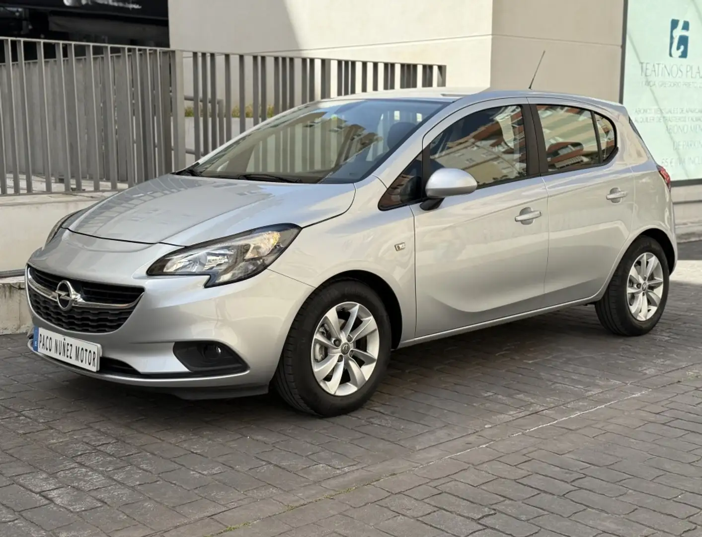 Opel Corsa 1.4 Business 90 Argent - 1
