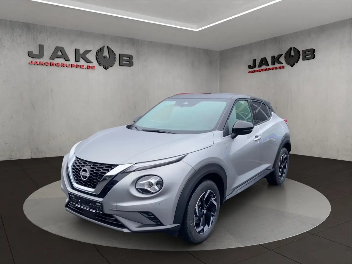 Nissan Juke N-Connecta 1.0 DIG-T DCT 84 kW (114 PS), Autom.... Zilver - 1