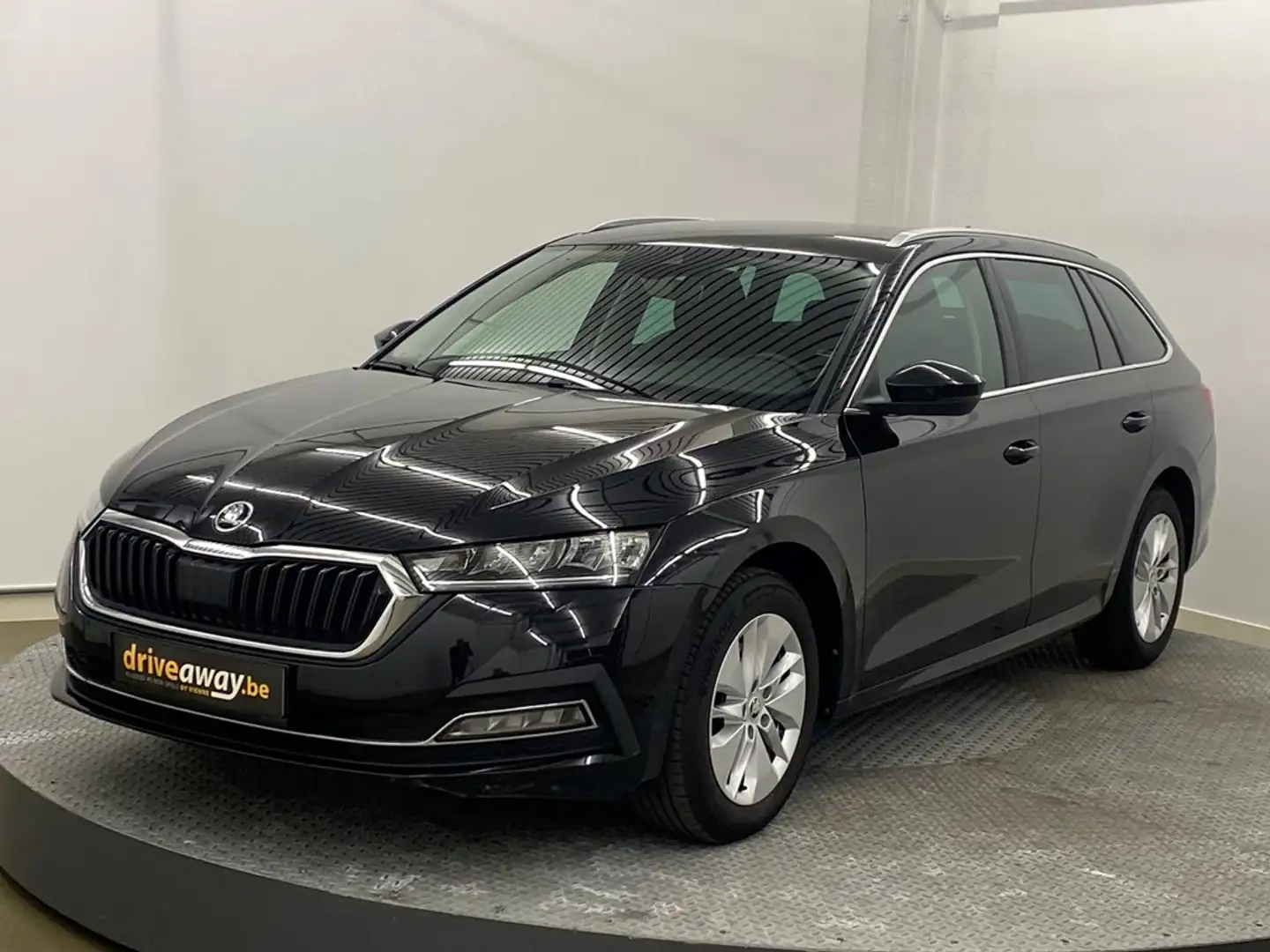 Skoda Octavia TOP wagen met heel veel veiligheidsopties Noir - 1