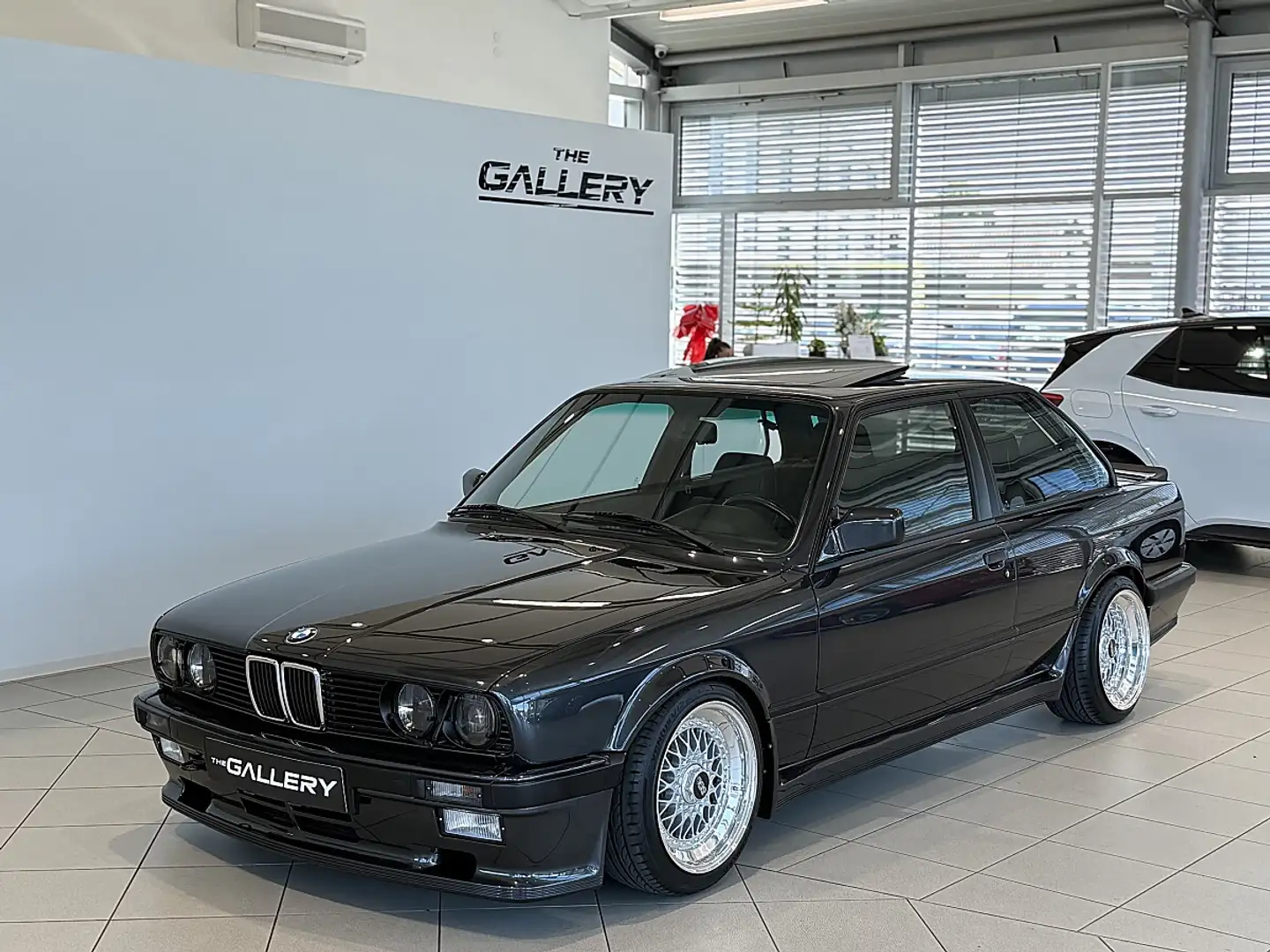 BMW 325 i *M-Technic*Note 1*Sitzheizung*Klimaanlage*Sch... Schwarz - 2