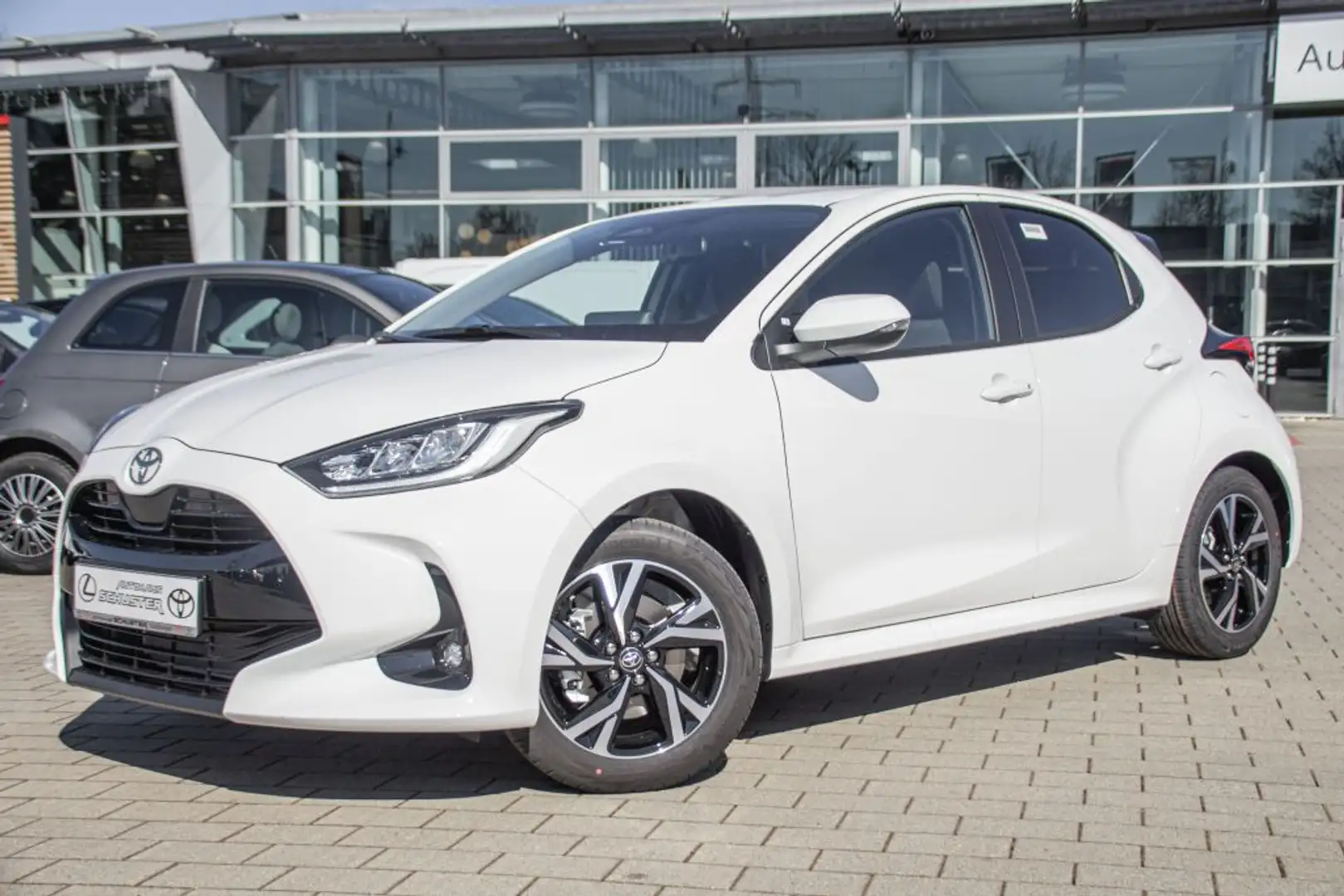 Toyota Yaris Hybrid 116 1.5 VVT-i Teamplayer Beyaz - 2
