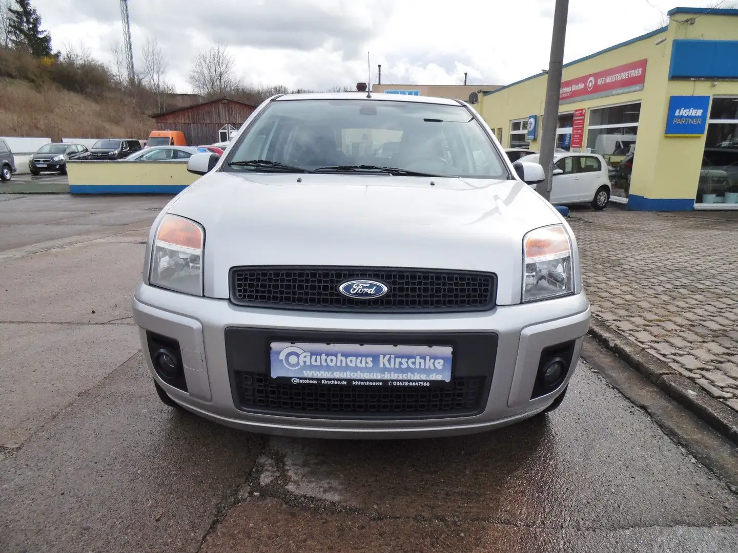 Ford Fusion Style/Automatik/SHZ/WSSH/PDC/Klima Plateado - 2