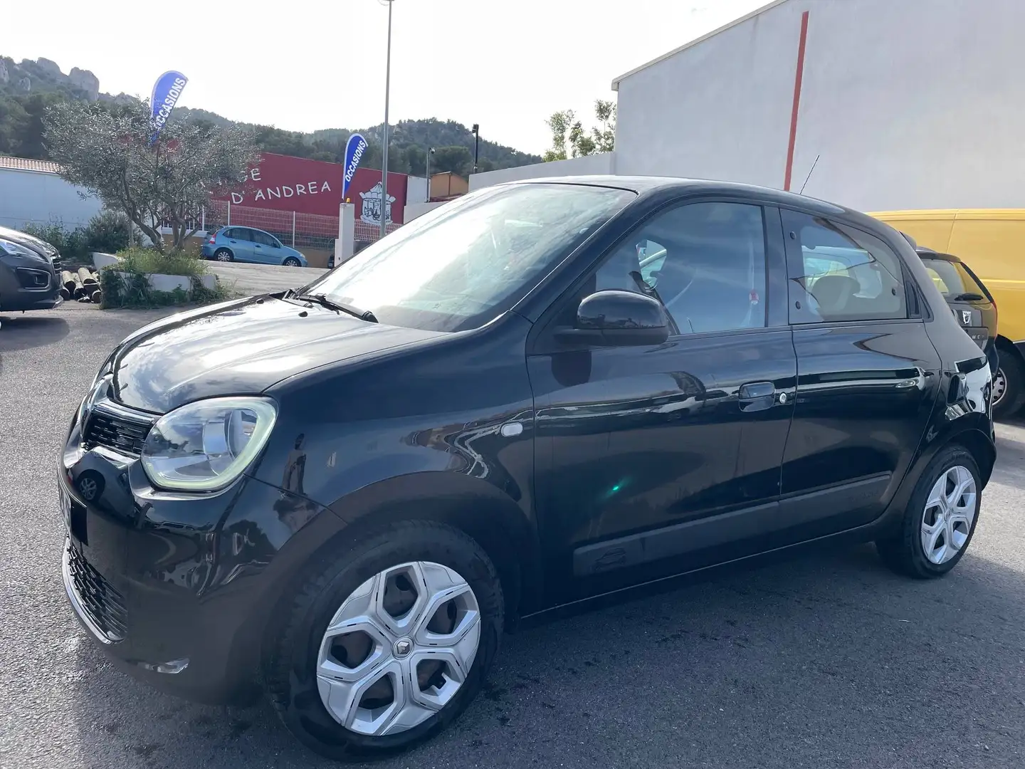 Renault Twingo III (C07) 1.0 SCe 65ch Life - 21 Schwarz - 2