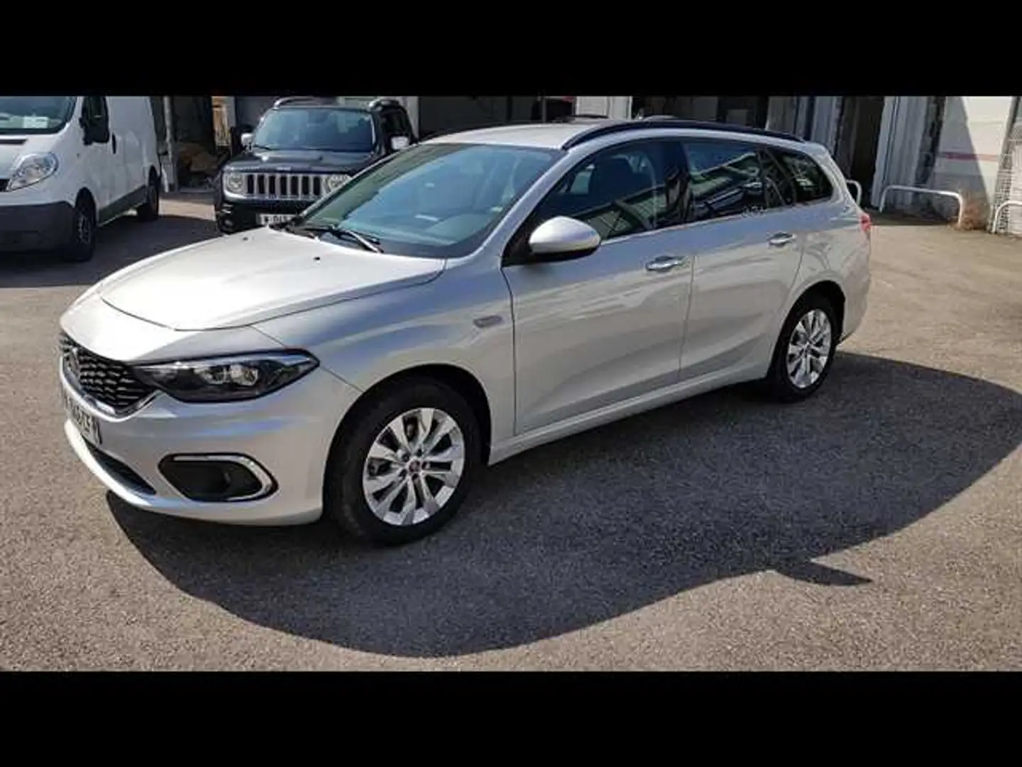 Fiat Tipo STATION WAGON 1.6 MULTIJET 120 CH START/STOP DCT L Gris - 1