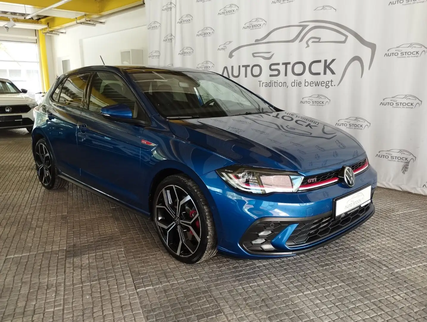 Volkswagen Polo GTI 2.0 TSI DSG LED PDC Navi beats Panorama Blau - 1
