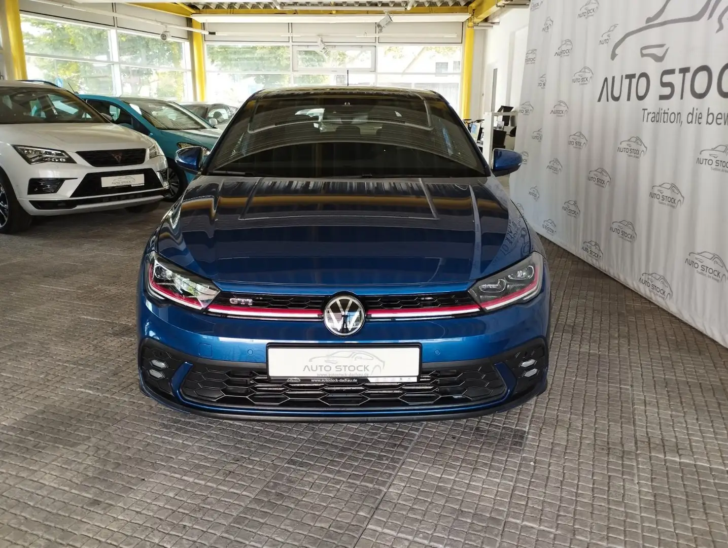 Volkswagen Polo GTI 2.0 TSI DSG LED PDC Navi beats Panorama Blau - 2