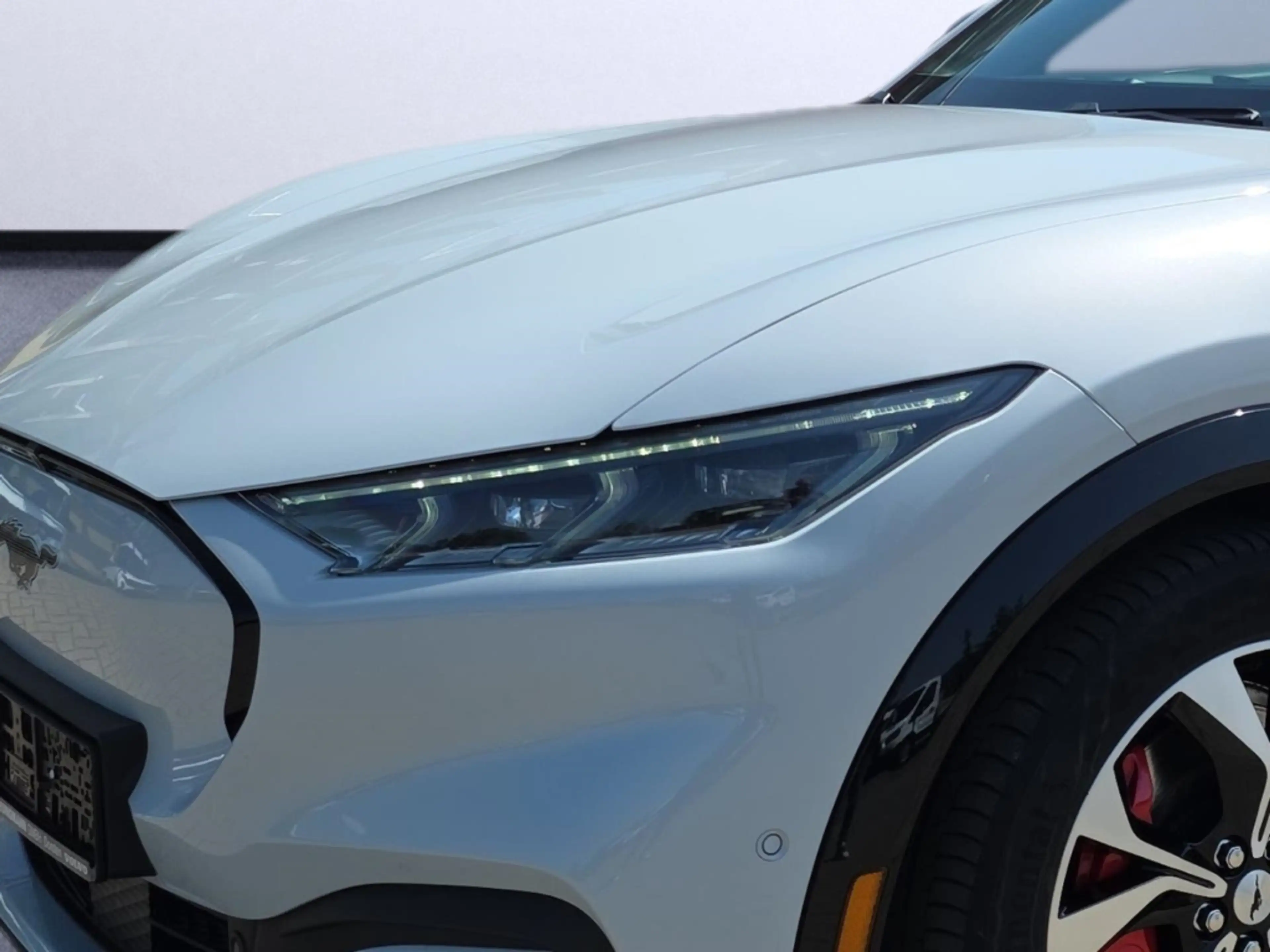 Ford Mustang Mach-E Premium Leder Navi 610 Km Reichweite — photo 5