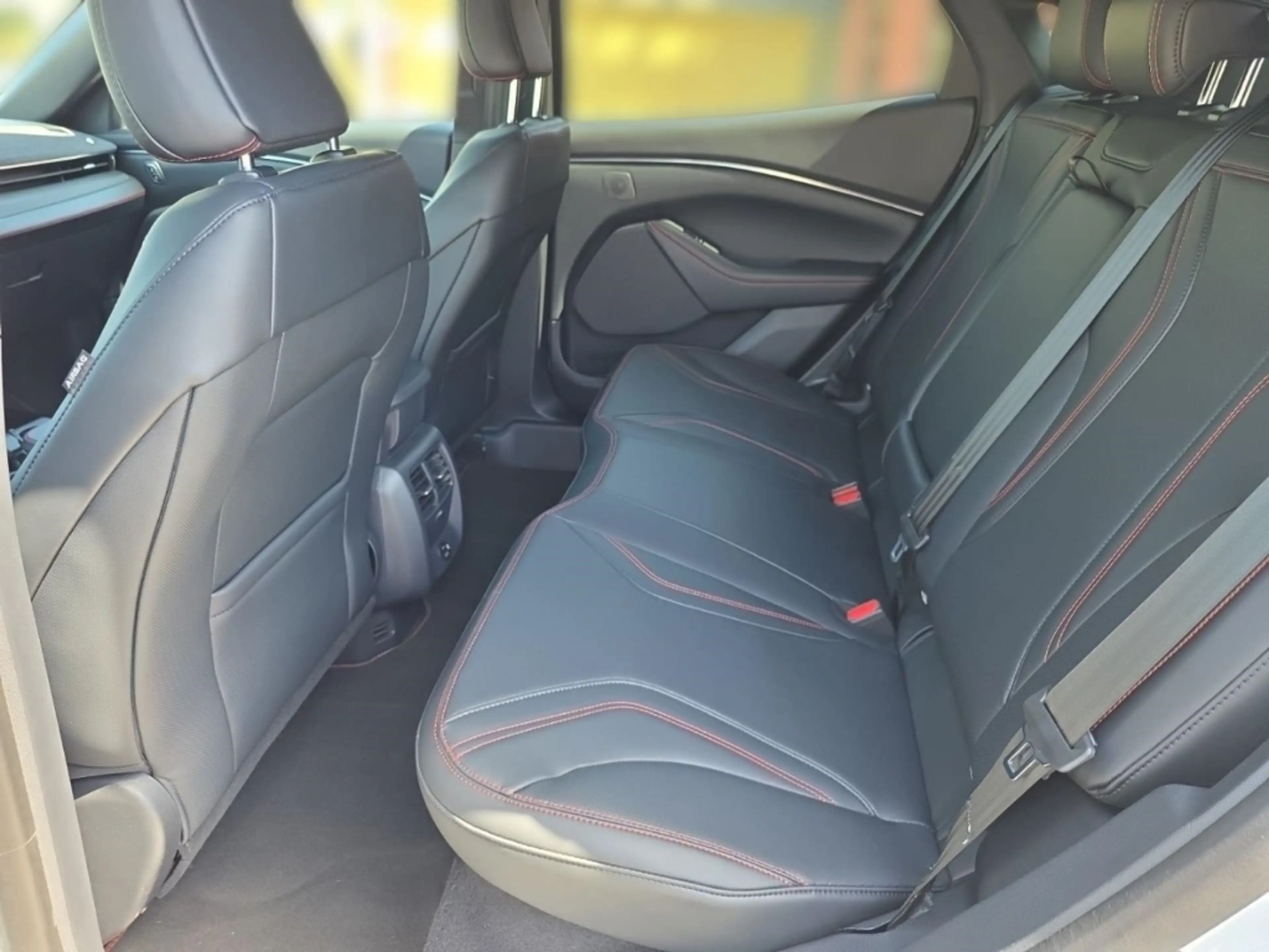 Ford Mustang Mach-E Premium Leder Navi 610 Km Reichweite — photo 11