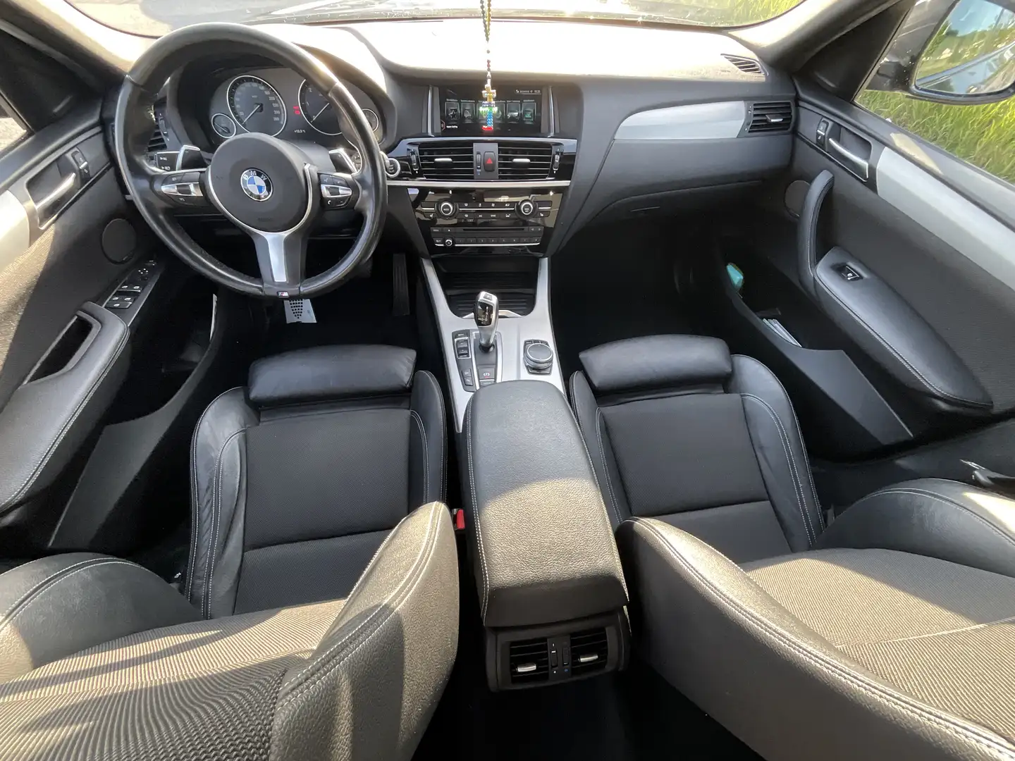 BMW X4 xDrive 20d xLine Schwarz - 1