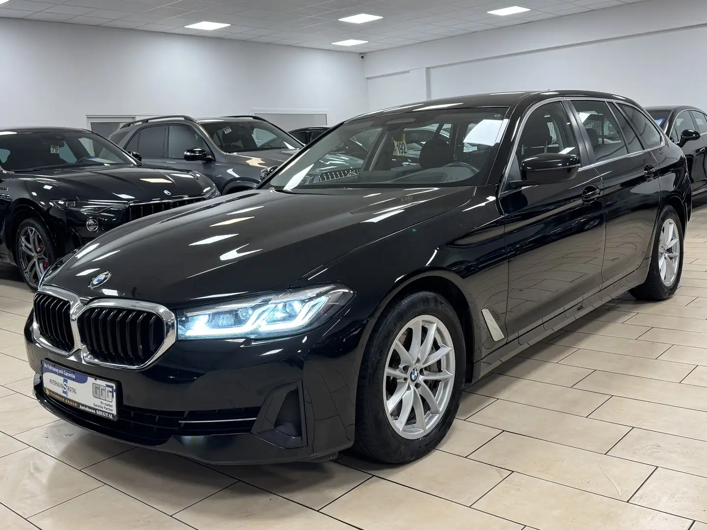 BMW 530 d*xDrive*SHZ*LED*Navi*HUD*R.Cam*ACC*AHK* Negro - 1