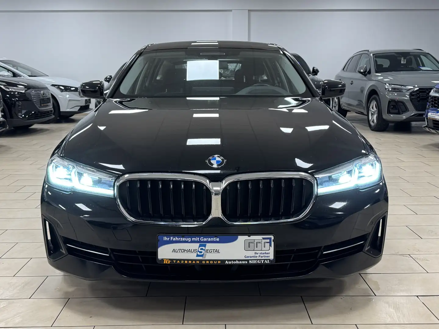 BMW 530 d*xDrive*SHZ*LED*Navi*HUD*R.Cam*ACC*AHK* Negro - 2