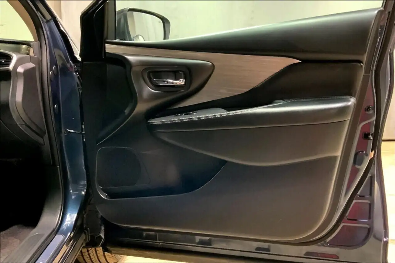 Nissan Murano снимка Nissan Murano