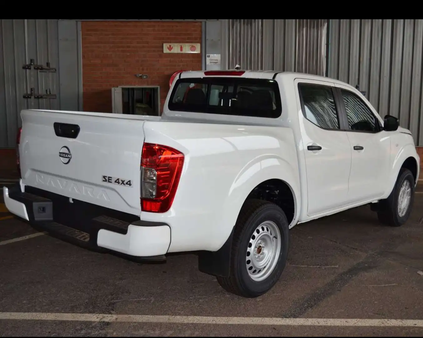 Nissan NP300 Navara DC XE 4WD 2.5D  160Cv Nuovo Modello 2025 Blanco - 2