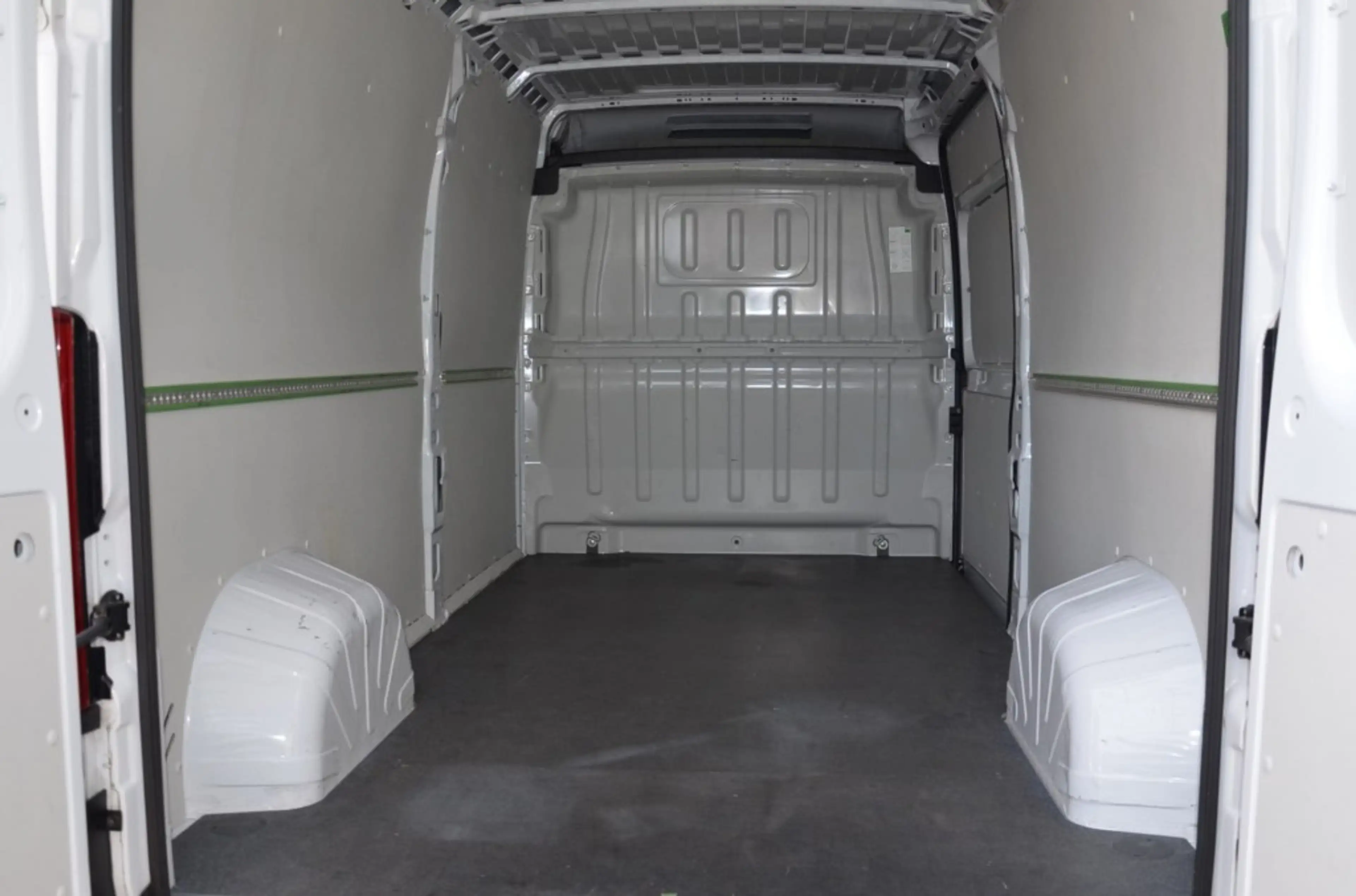 Opel Movano 2.2D 140 L3H2 — photo 4