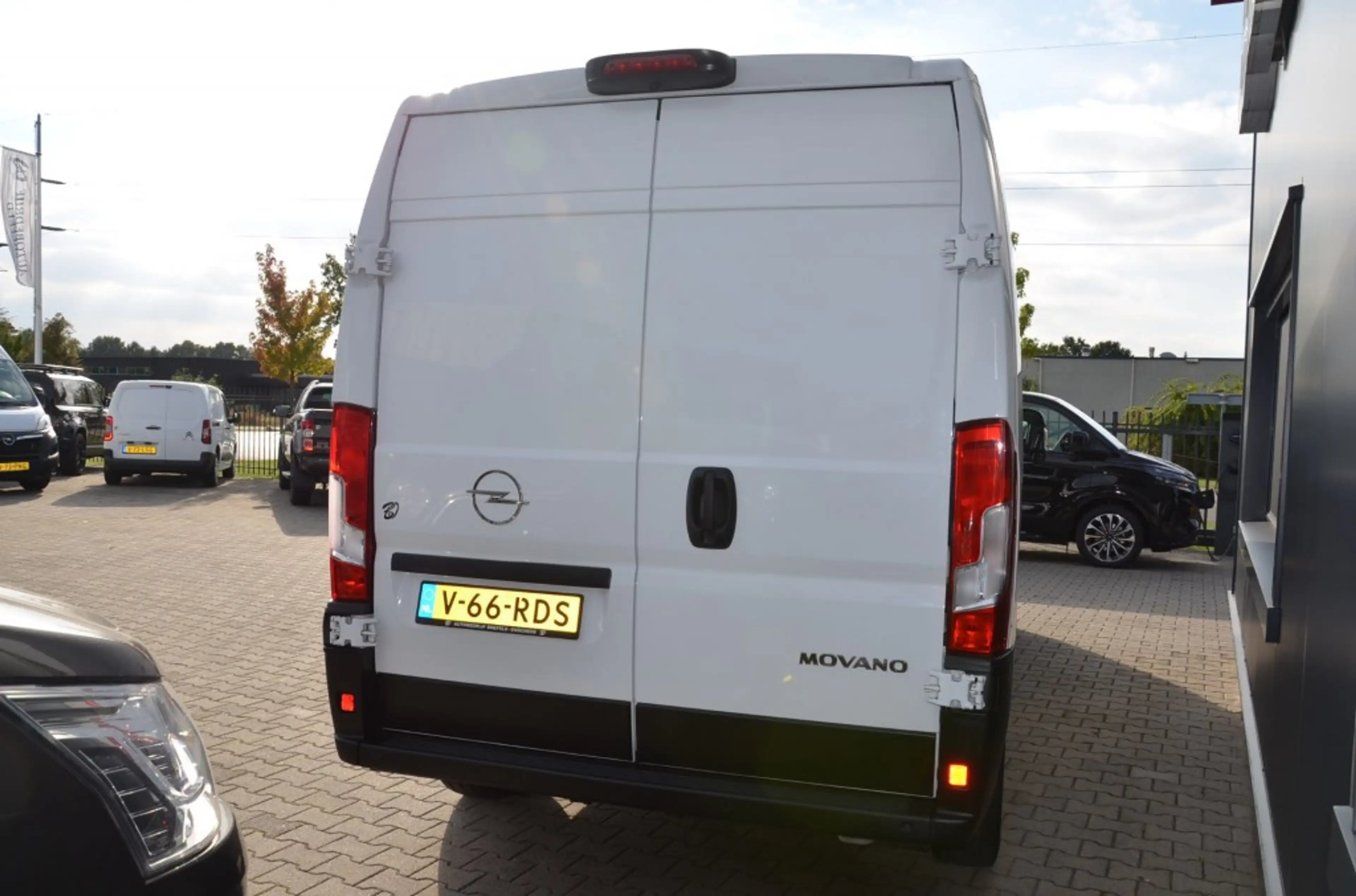Opel Movano 2.2D 140 L3H2 — photo 3