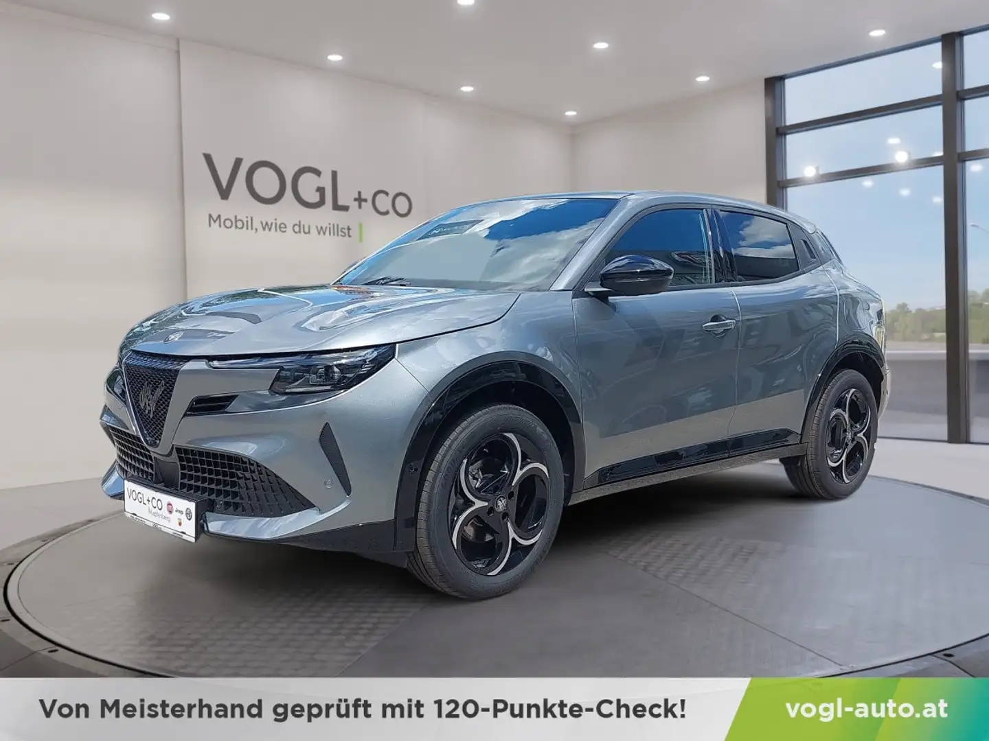 Alfa Romeo Junior Ibrida Q4 TI Silber - 1
