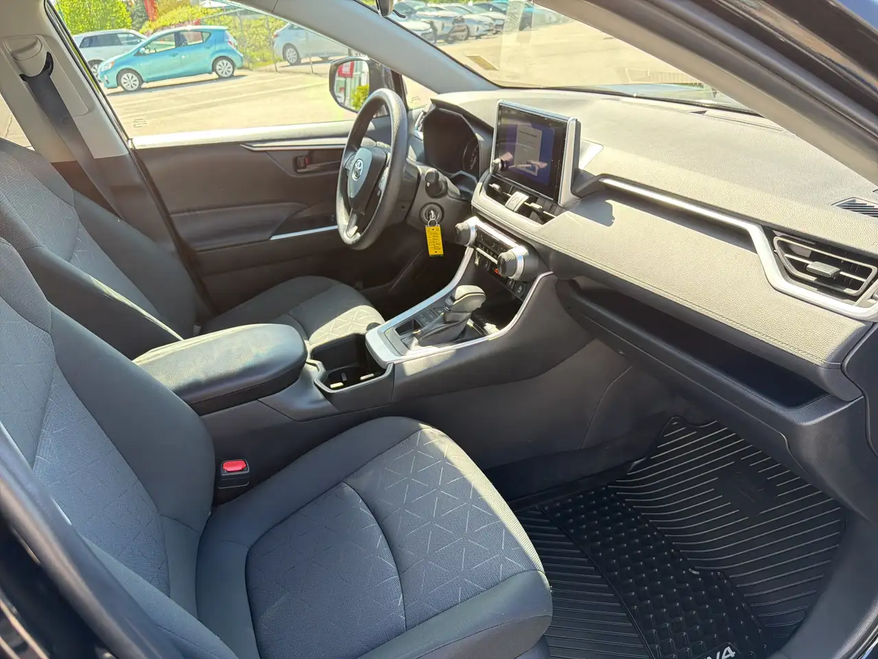 Toyota RAV 4 снимка Toyota RAV 4