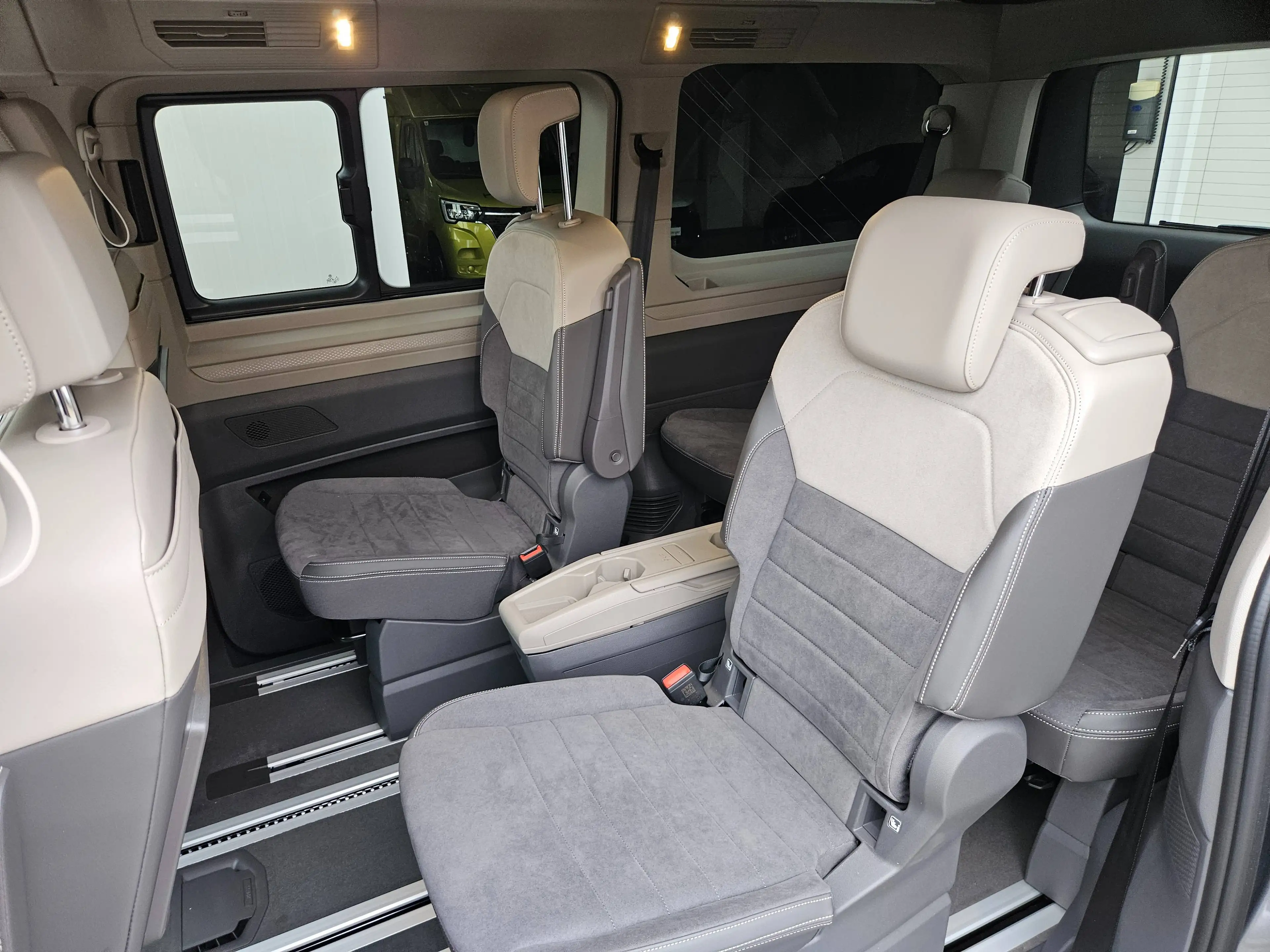 Volkswagen T7 California Multivan — photo 7