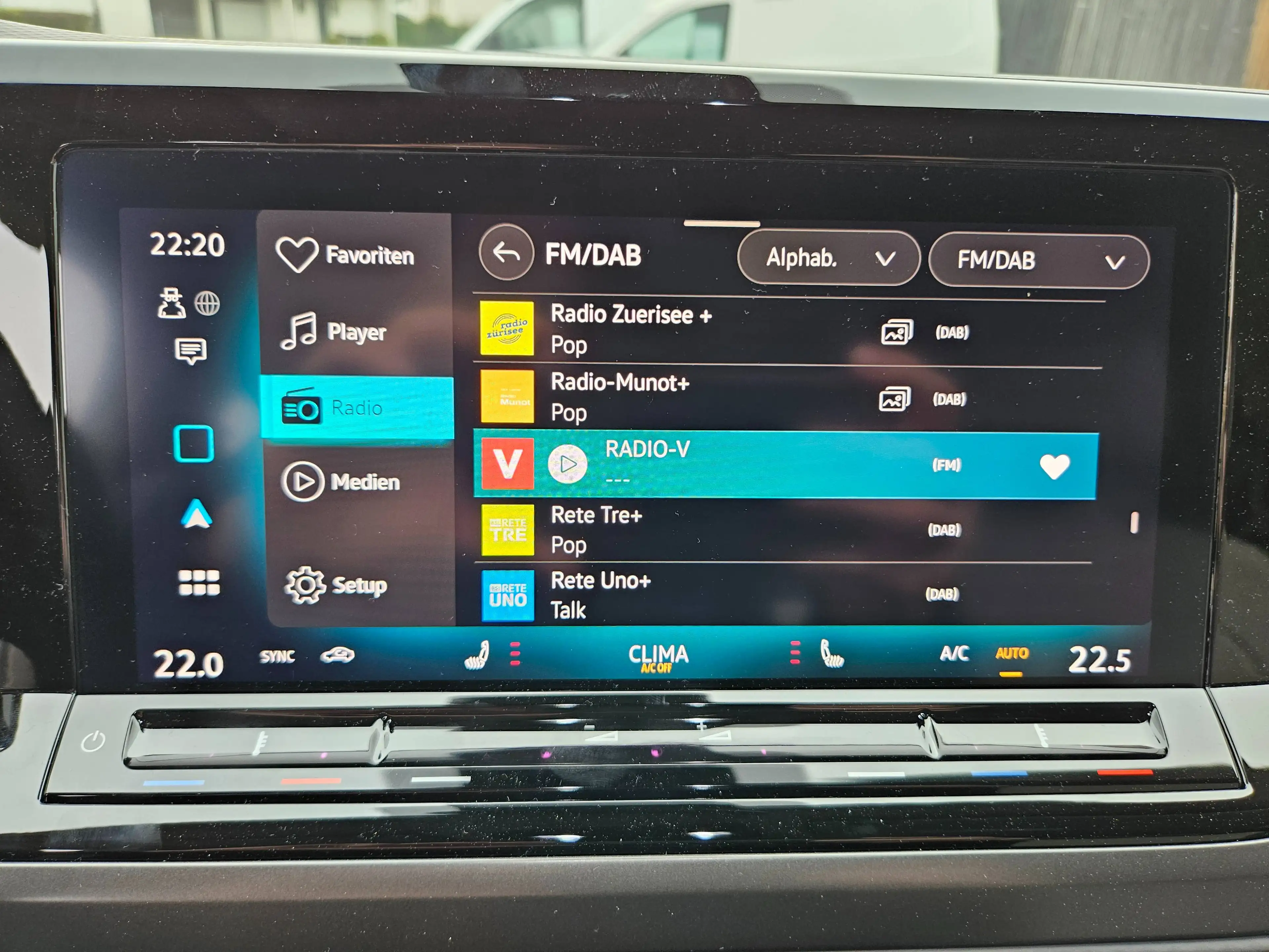 Volkswagen T7 California Multivan — photo 11