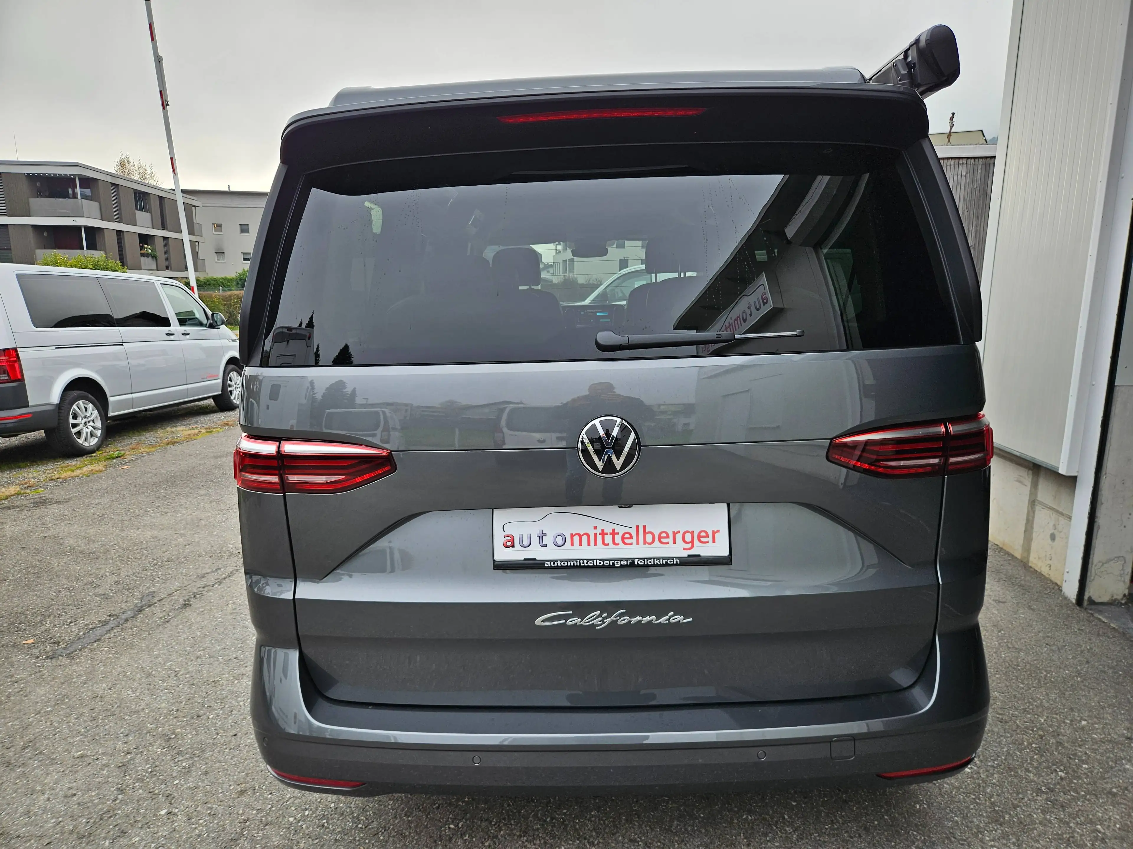 Volkswagen T7 California Multivan — photo 3
