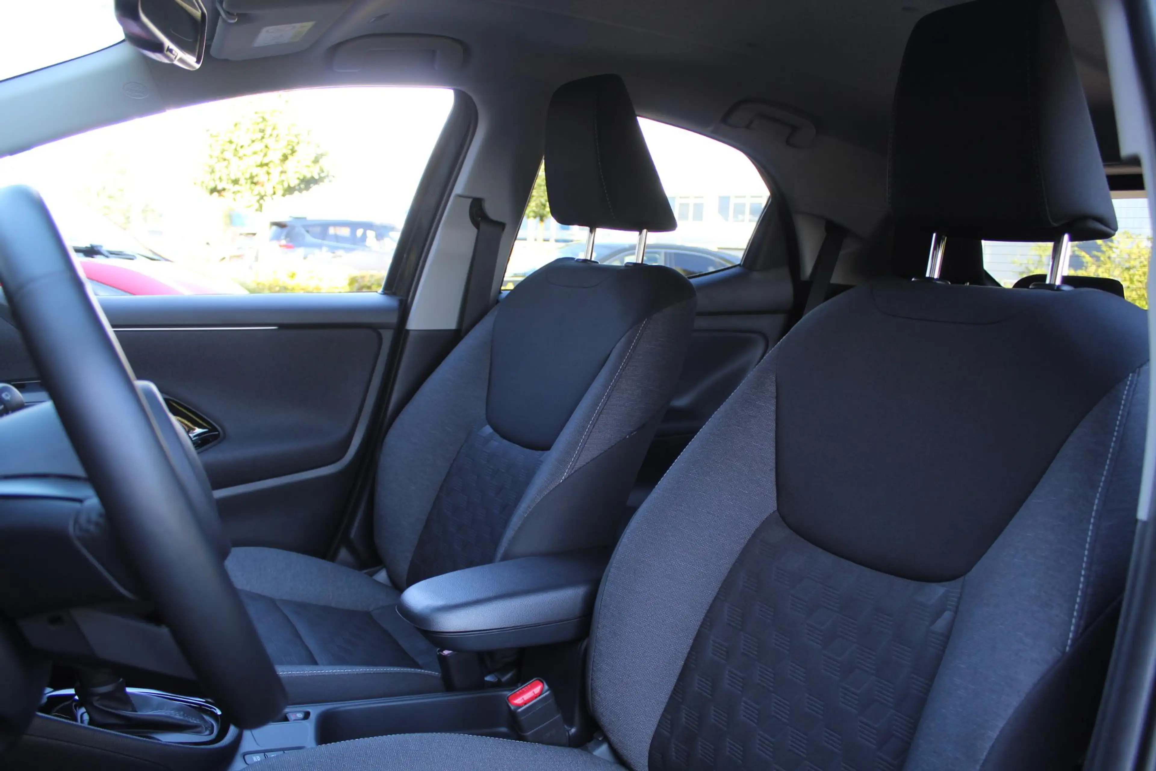 Toyota Yaris 1.5 Hybrid 115 Dynamic — photo 8