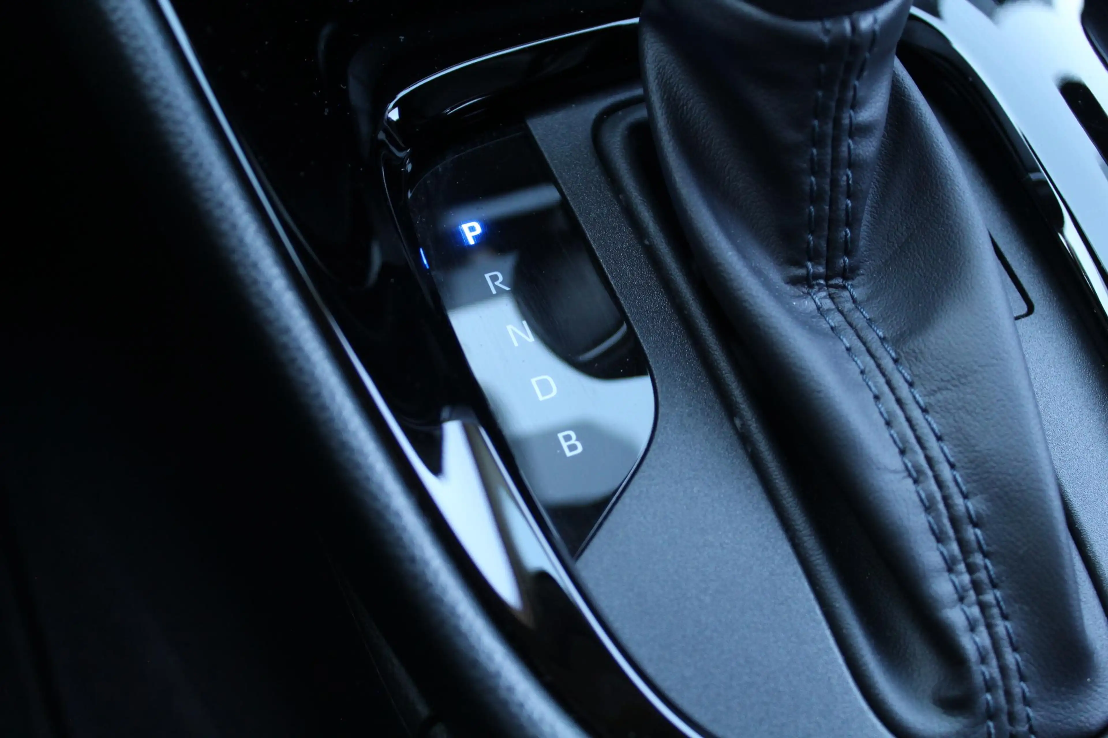 Toyota Yaris 1.5 Hybrid 115 Dynamic — photo 26