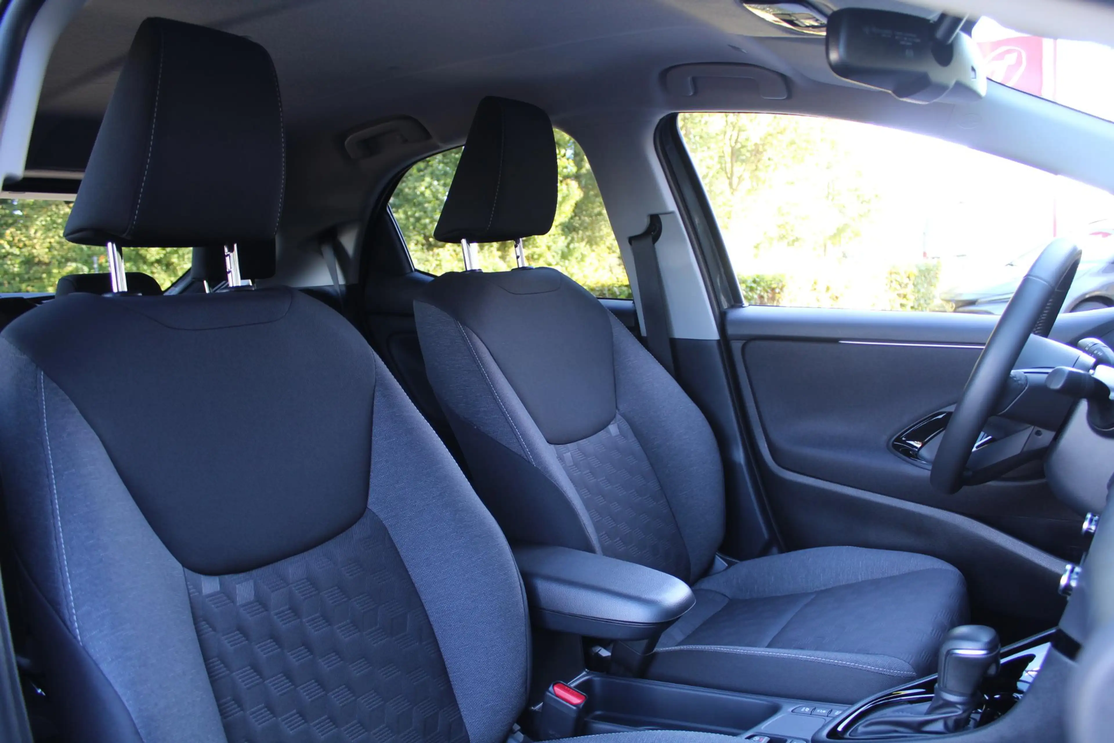 Toyota Yaris 1.5 Hybrid 115 Dynamic — photo 11