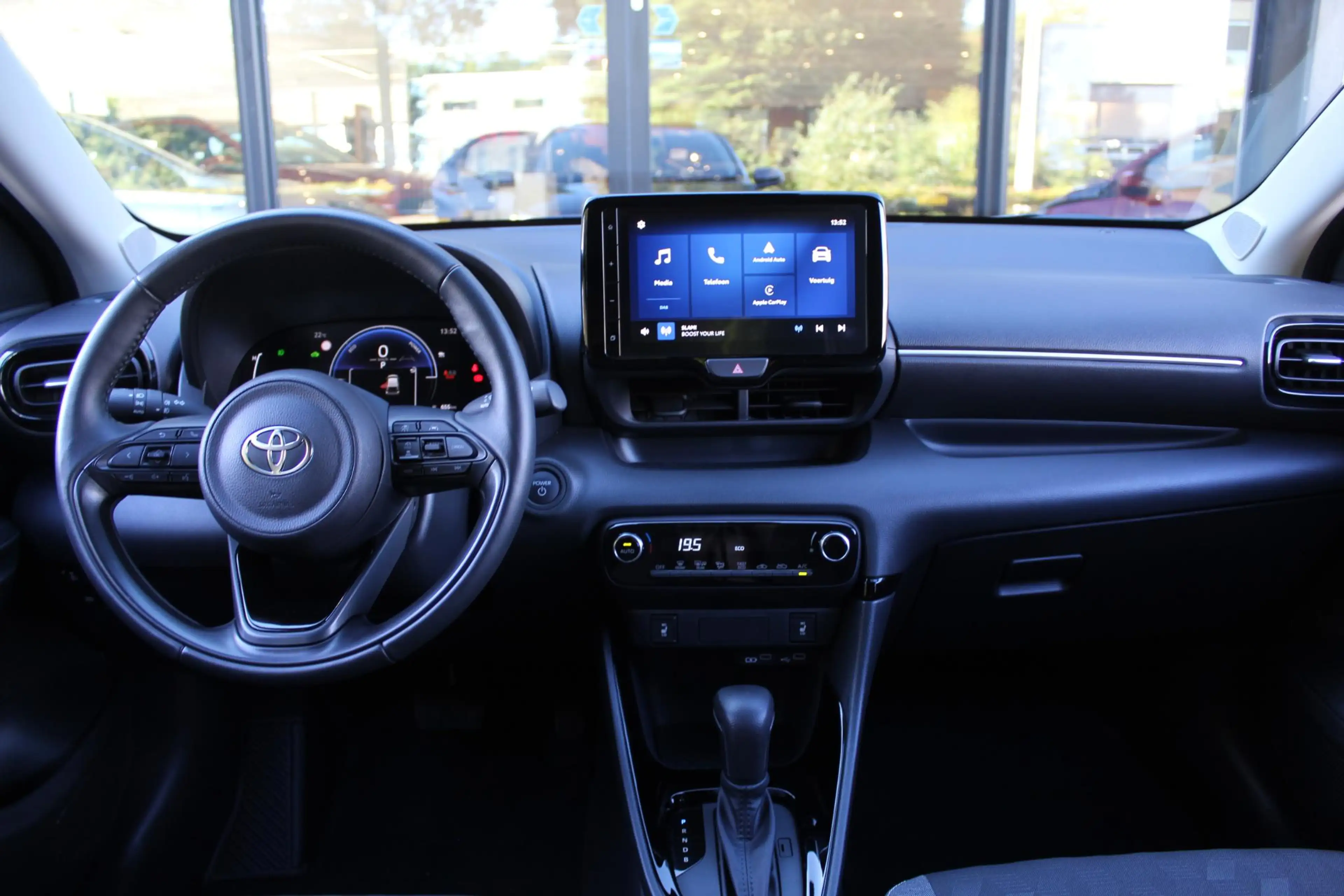 Toyota Yaris 1.5 Hybrid 115 Dynamic — photo 4