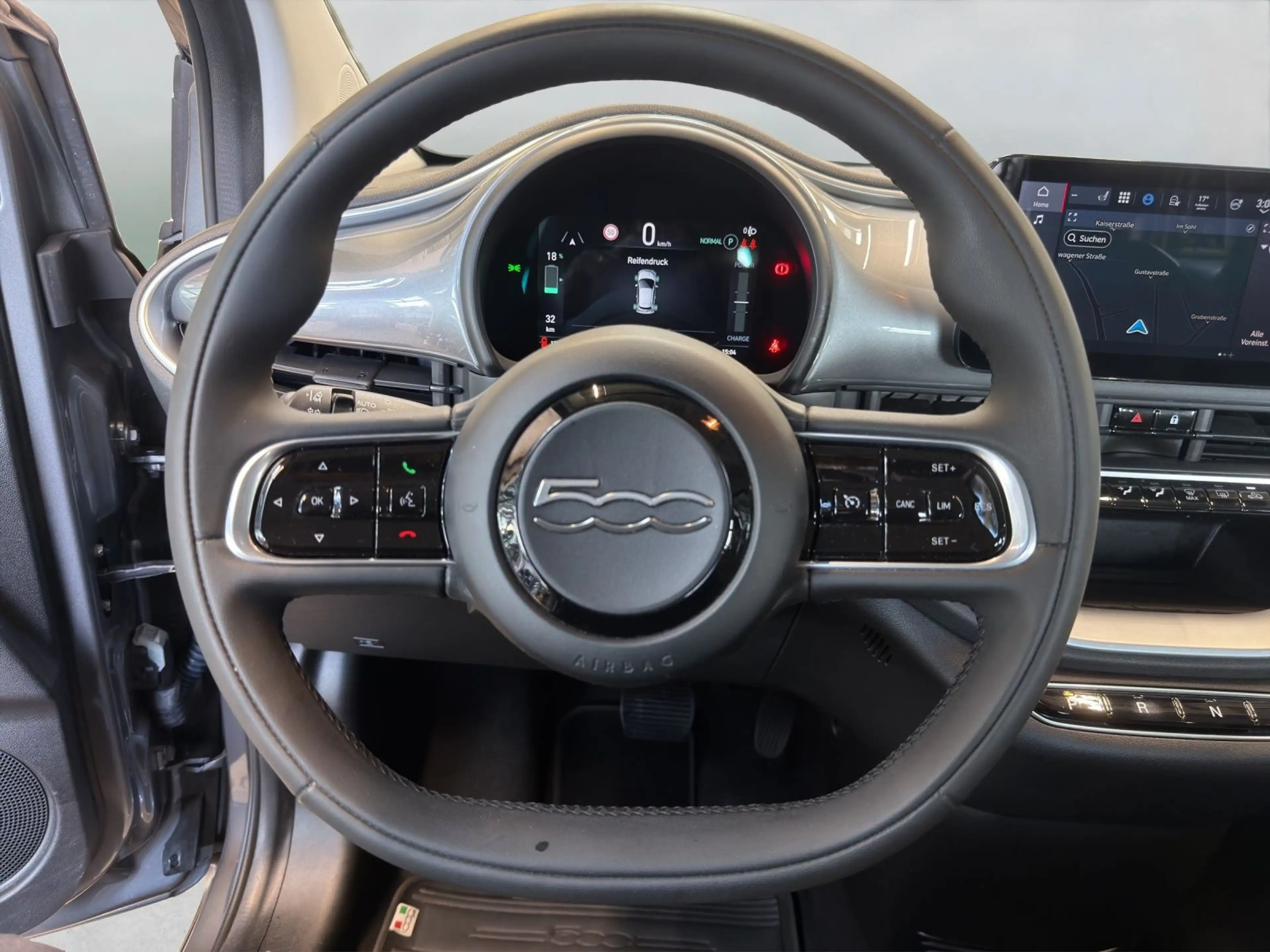 Fiat 500e Icon — photo 11