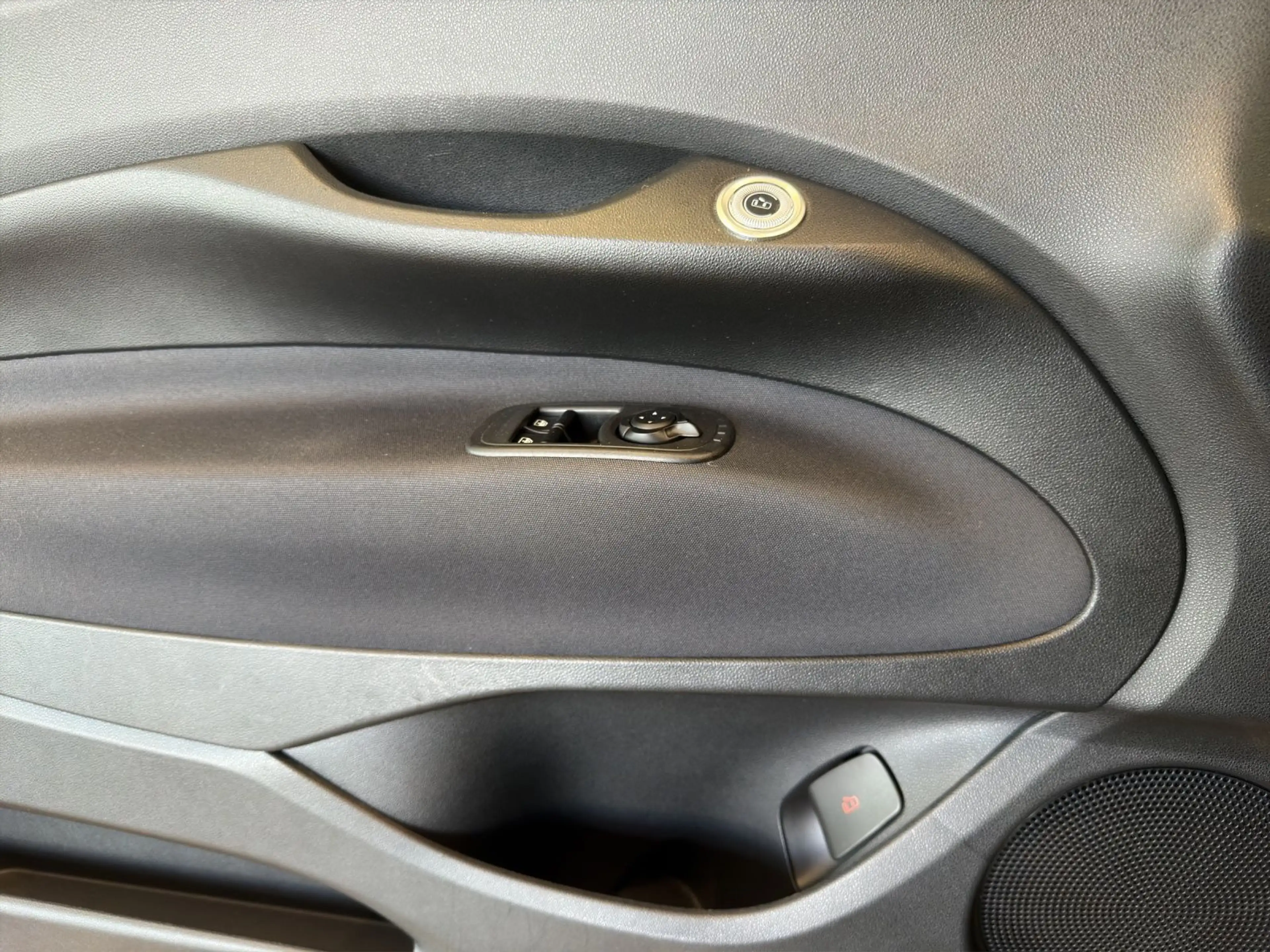 Fiat 500e Icon — photo 15
