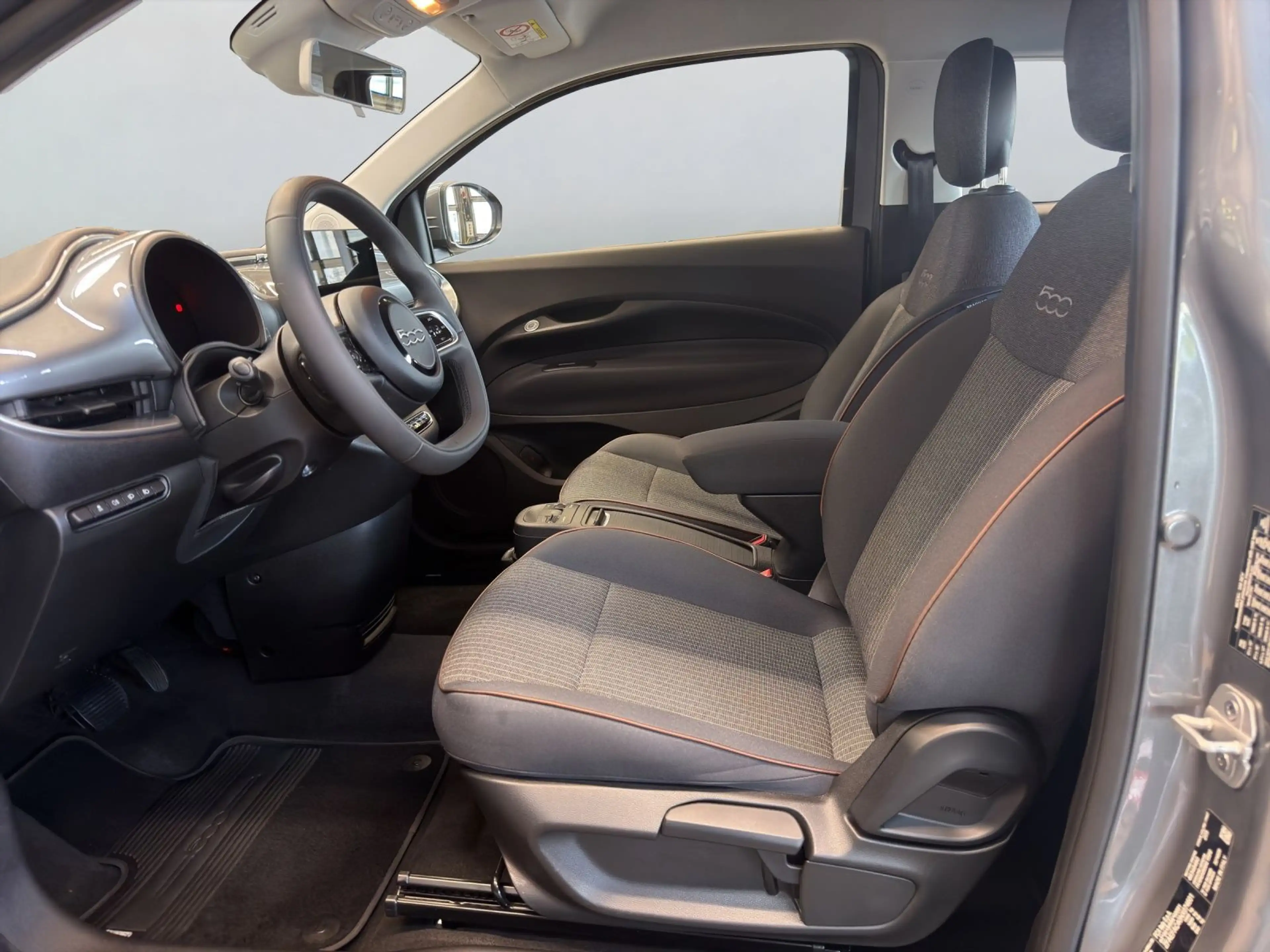 Fiat 500e Icon — photo 10