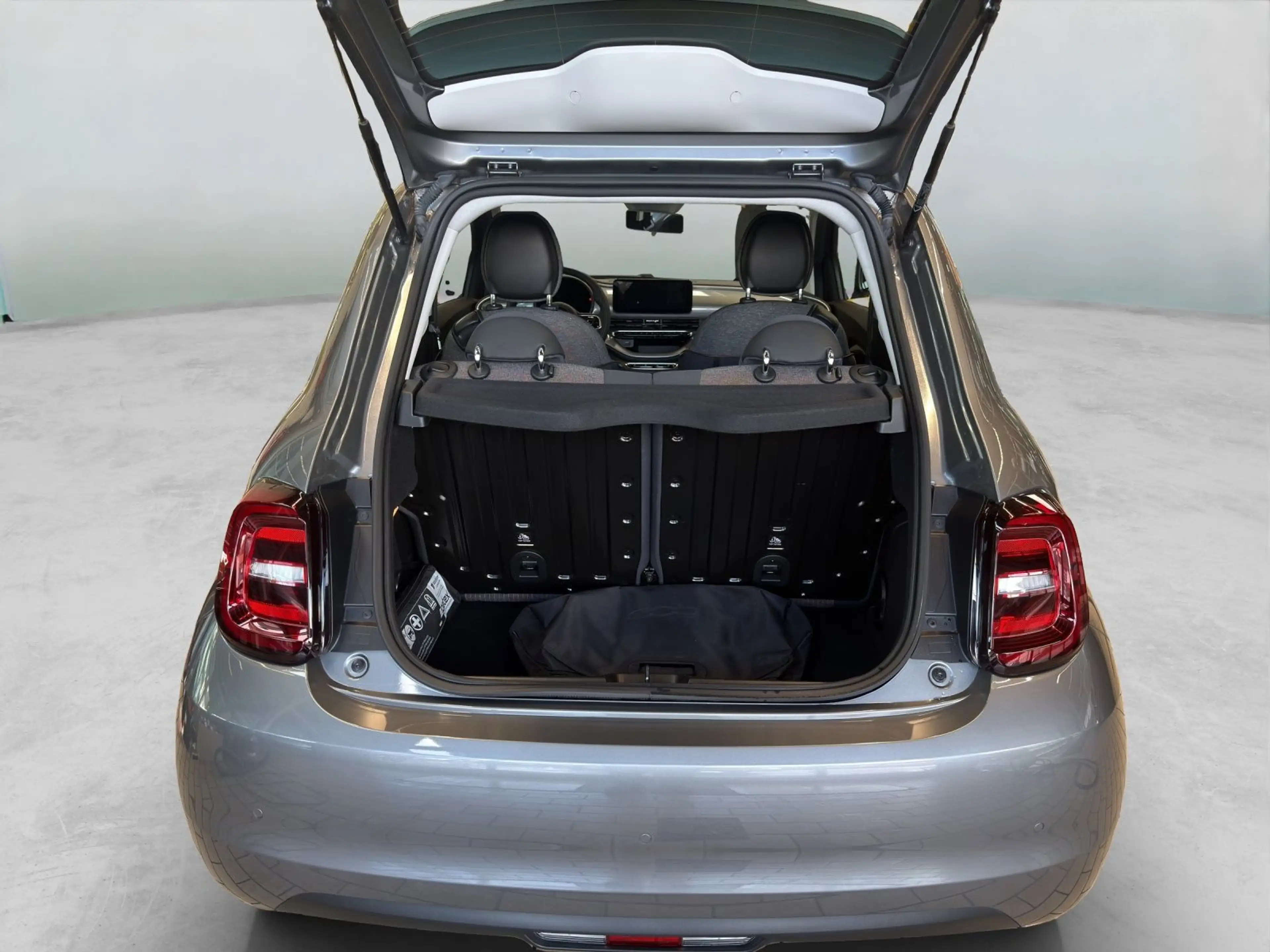 Fiat 500e Icon — photo 6