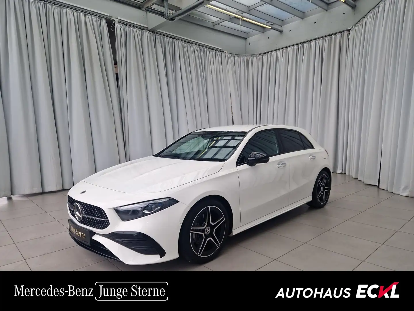 Mercedes-Benz A 180 Kompaktlimousine AMG Line SpurW Winterp. Weiß - 1