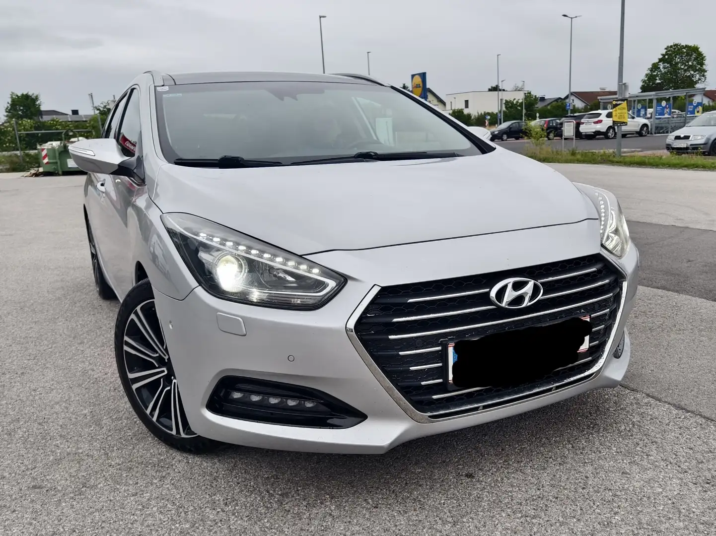 Hyundai i40 Premium 1,7 CRDi DCT Aut., Modell 2016 - 1