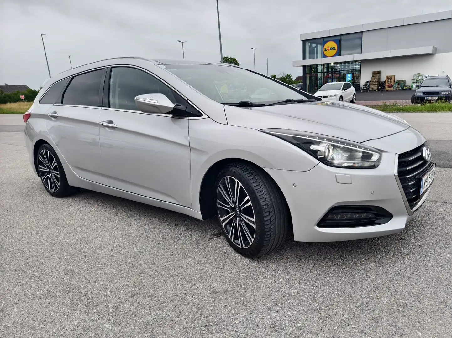 Hyundai i40 Premium 1,7 CRDi DCT Aut., Modell 2016 - 2