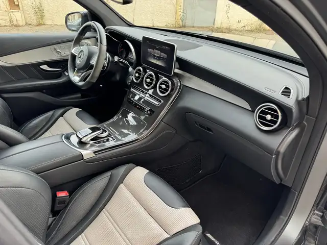 Mercedes-Benz GLC view 12